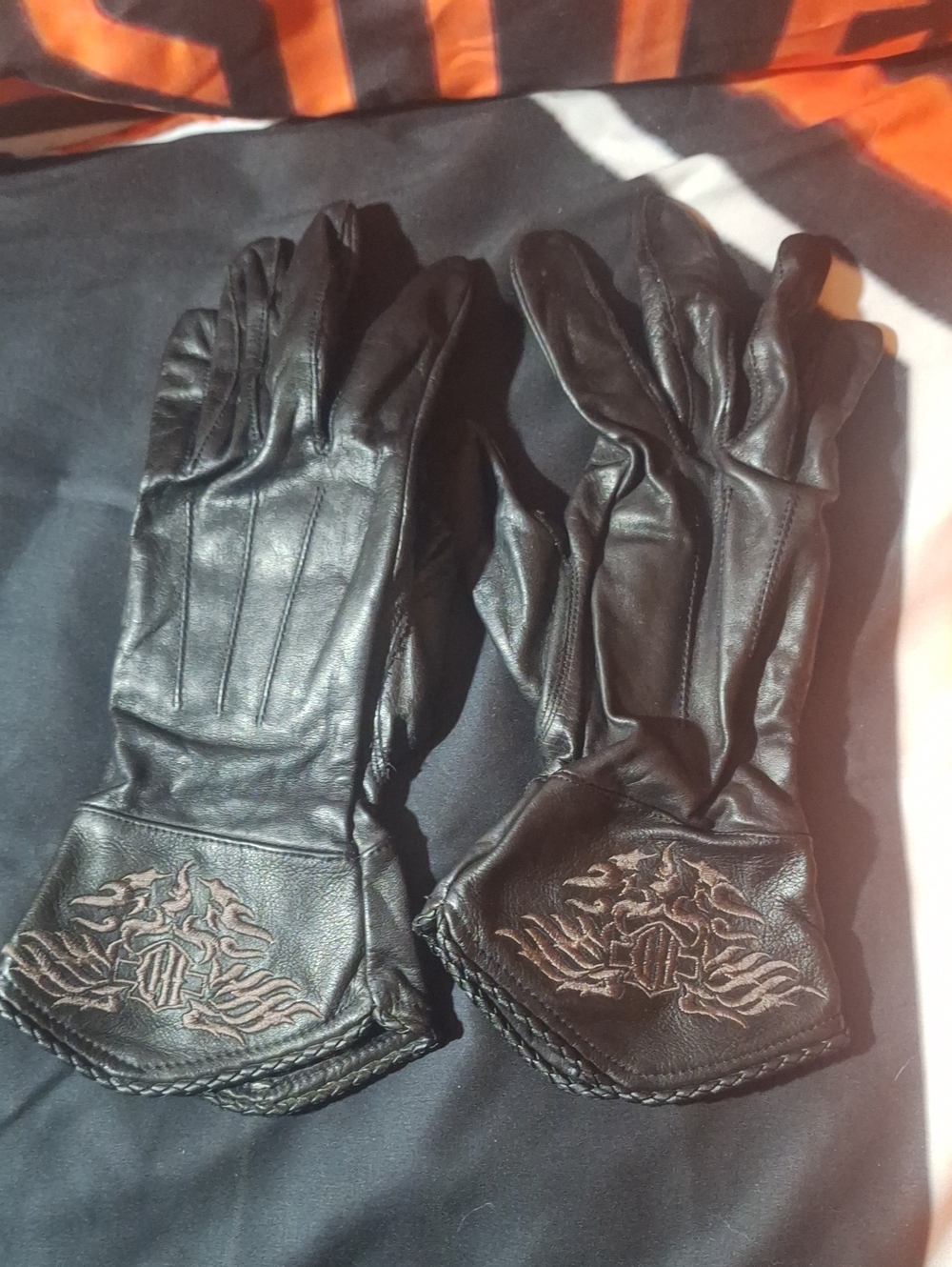 Women's Harley Davidson Black Leather Embroidered Wrist Gloves